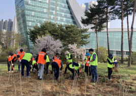 시민들과 함께 '무궁화' 심어...고양시 '마이스 지속가능성 캠페인' 성료