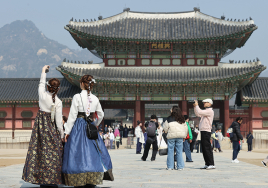 5월 외국인 관광객 163만명...코로나19 이전 대비 109.7%
