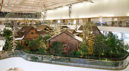 8m 트리에 산타 마을까지...더현대 '해리의 크리스마스 공방' 오픈